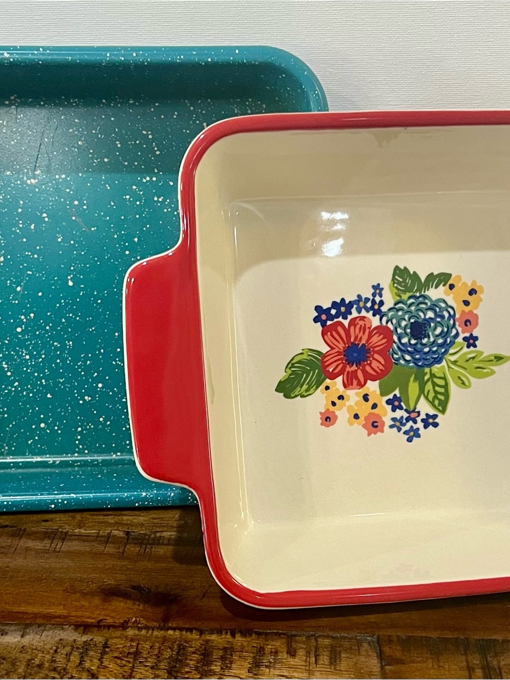 Pioneer Woman Ceramic Baking Dish with Red Rim and Floral Center - Home Kitchen